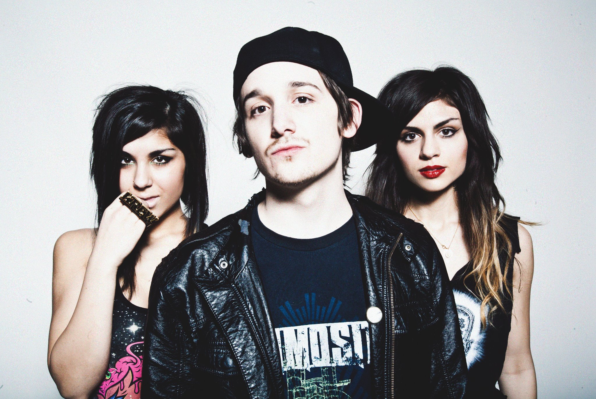 Knife Party – Fire Hive (@Krewella Remix) (Preview): Full Track Drops Tomorrow