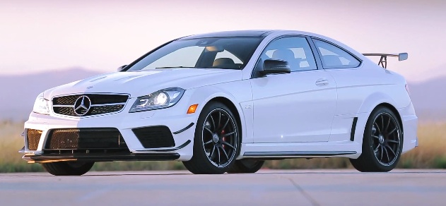 Video: 2012 Mercedes-Benz C63 AMG Coupe Black Series