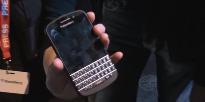 Video: Hands on with the Blackberry Q10: Touchscreen and Keyboard