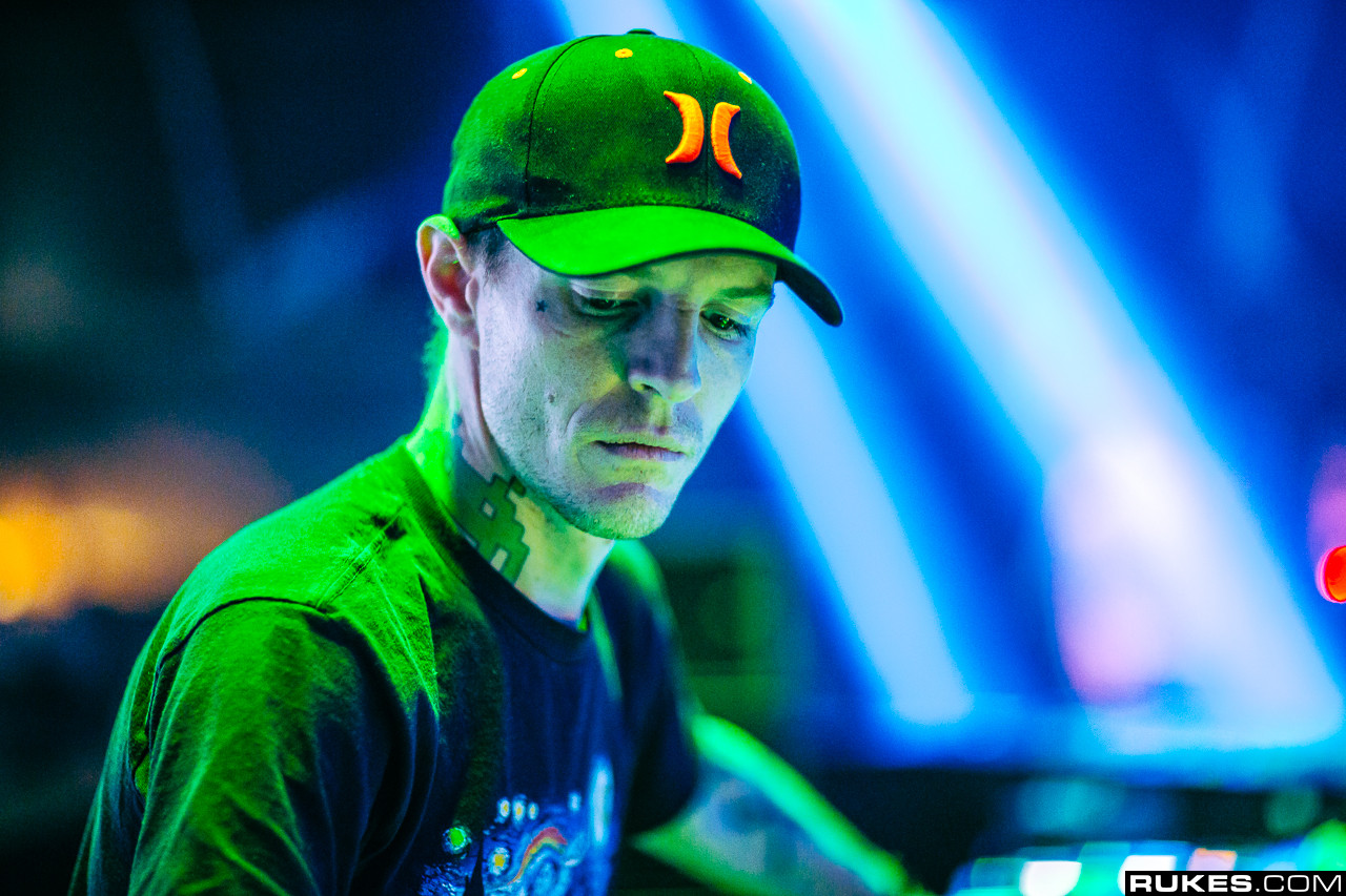 Deadmau5 Releases Previews of “Killthemau5” Featuring Kill The Noise